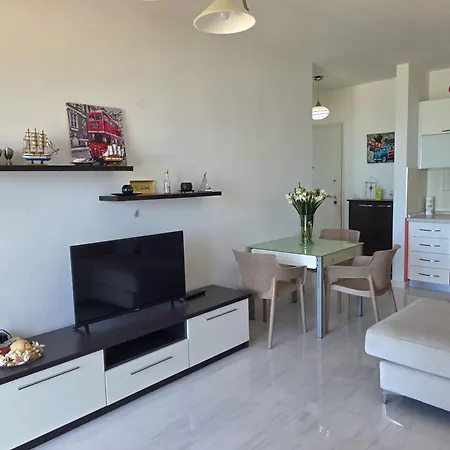 شقة Beachfront & Sea View *