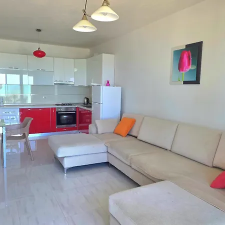 Apartment Beachfront & Sea View