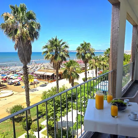 Beachfront & Sea View *