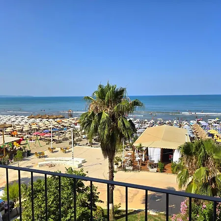 Beachfront & Sea View Apartament *