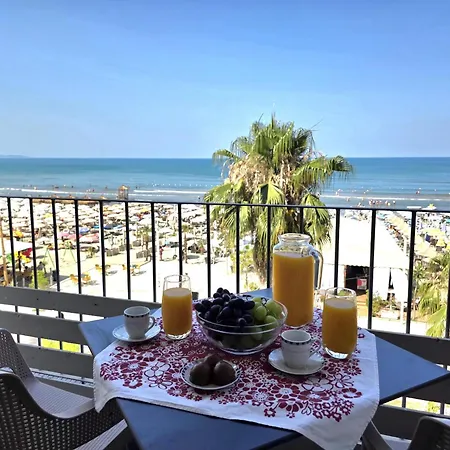 Beachfront & Sea View