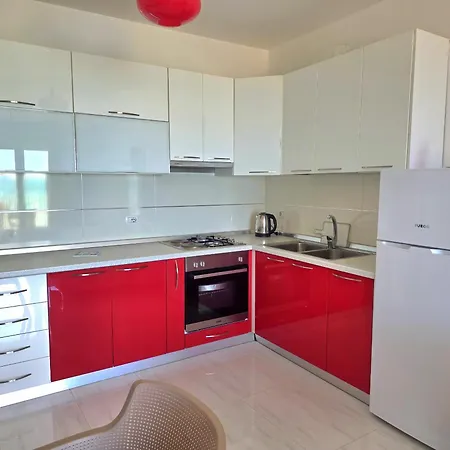 Apartament Beachfront & Sea View