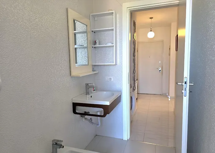 Beachfront & Sea View *