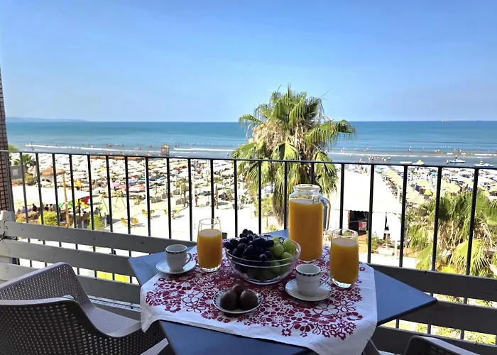 Beachfront & Sea View