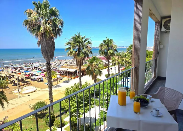 Beachfront & Sea View *